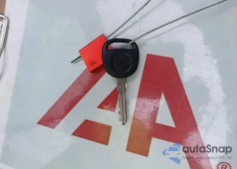 2005 Chevrolet Tahoe Z71 z USA, uszkodzony, nr VIN 1GNEK13T55R139319